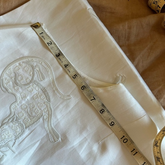 TIGER EMBROIDERY DUCHESS SATIN SHIFT
DRESS WHITE - Picture 14 of 16